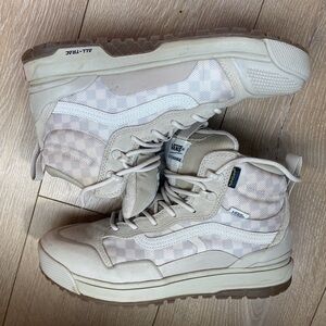 VANS ULTRARANGE EXO HI MTE-2 - CHECKERBOARD 
mens size 8.5